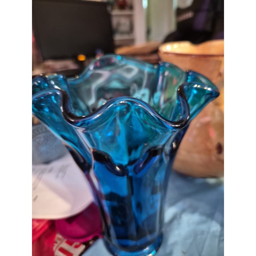 Vtg Viking Epic Bluenique Glass Double Crimped Vase Handkerchief Rim 7-5/8" T